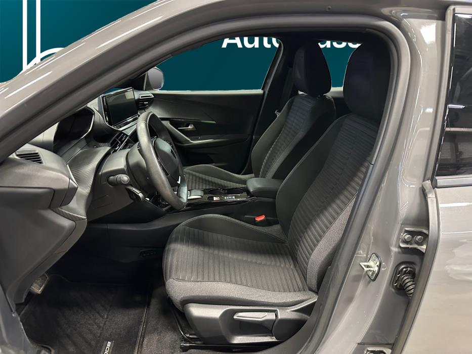 PEUGEOT e-2008 2023