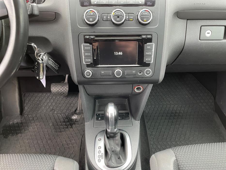 VOLKSWAGEN Touran 2014