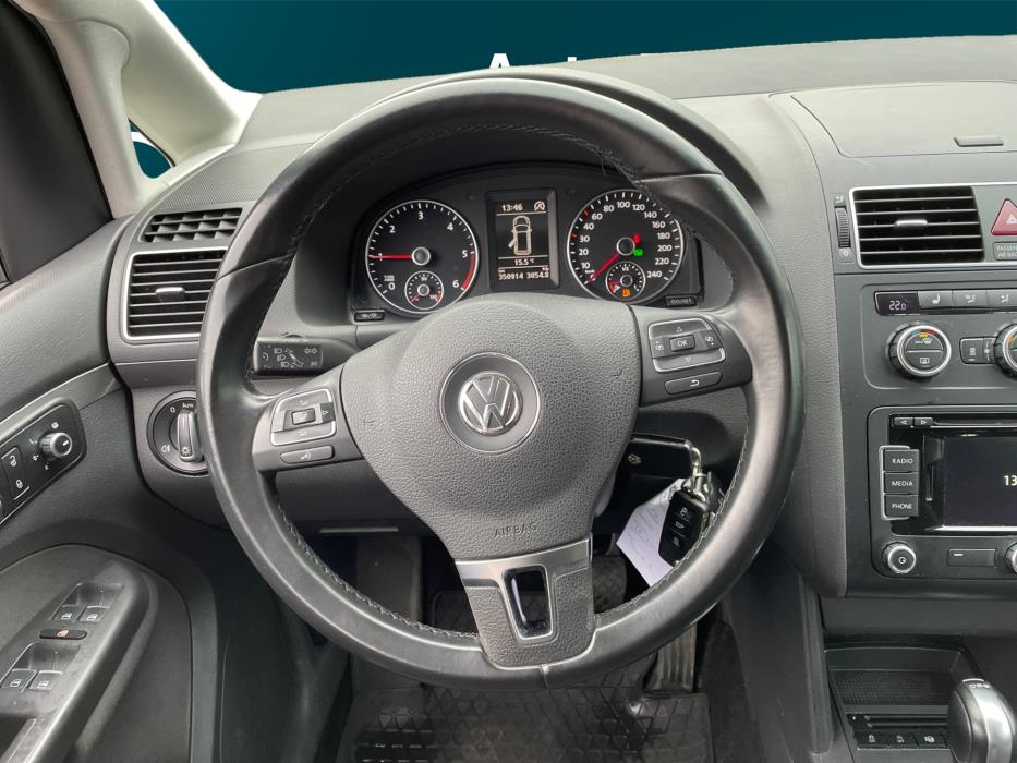 VOLKSWAGEN Touran 2014