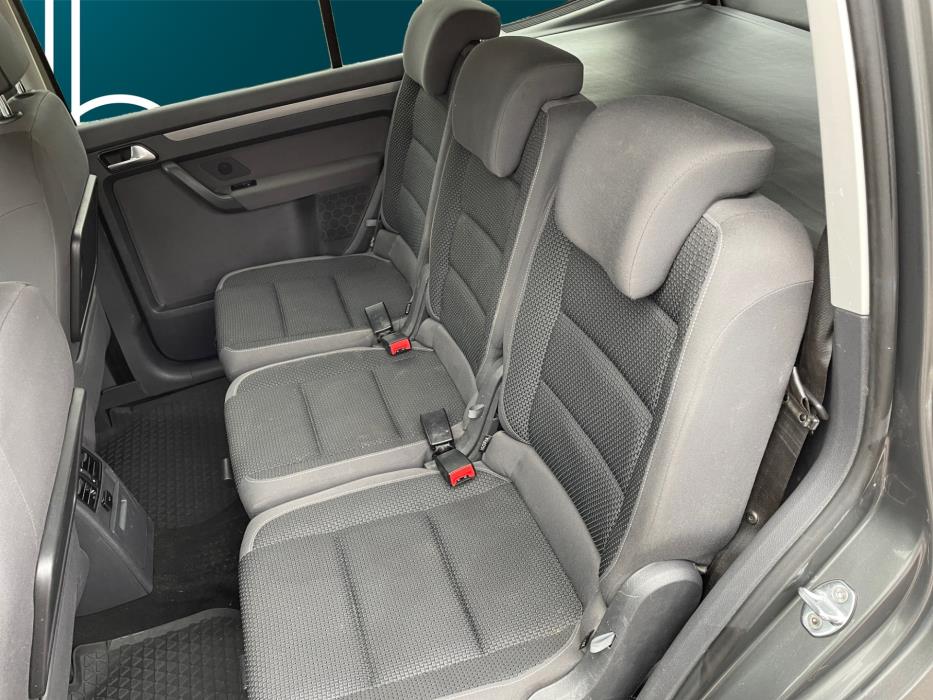 VOLKSWAGEN Touran 2014