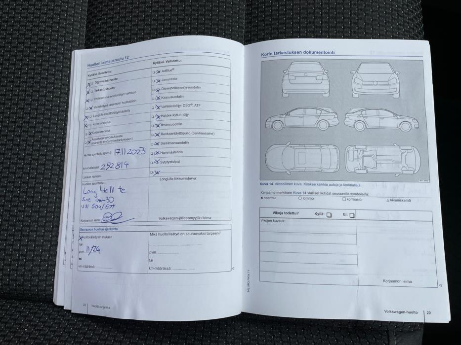 VOLKSWAGEN Touran 2014