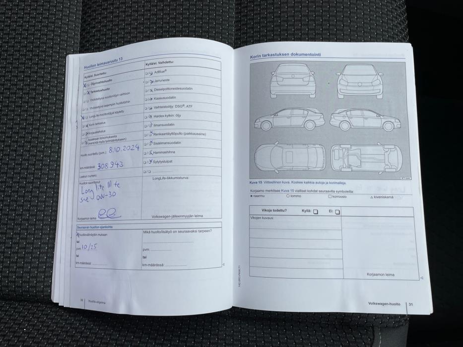 VOLKSWAGEN Touran 2014