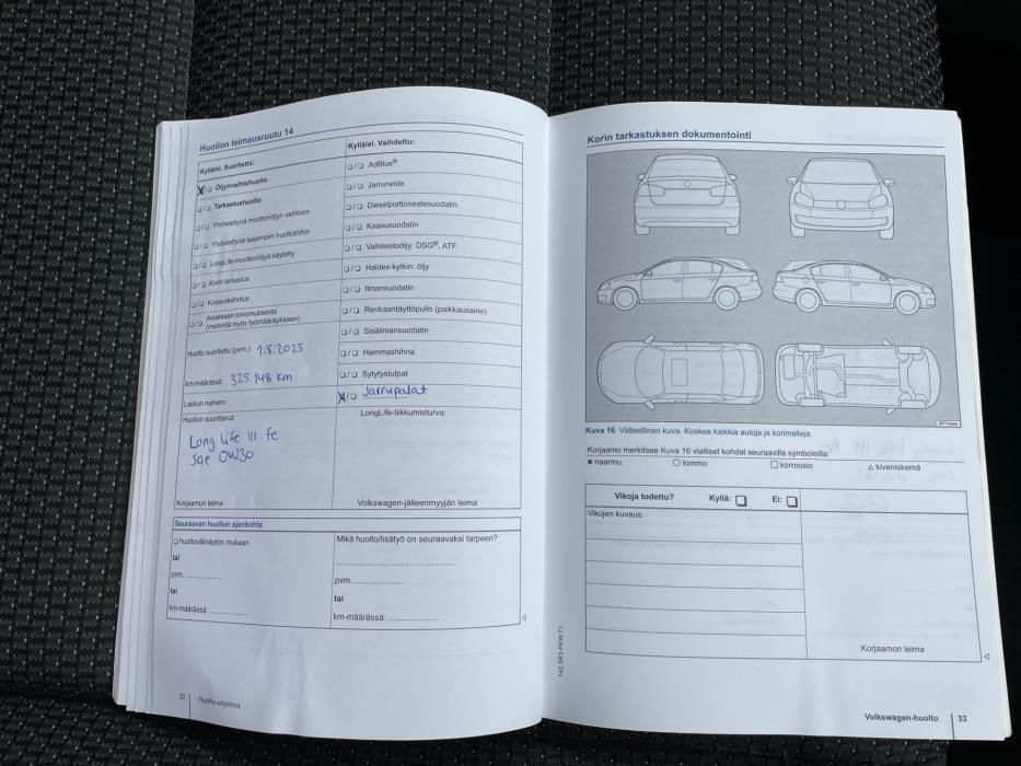 VOLKSWAGEN Touran 2014