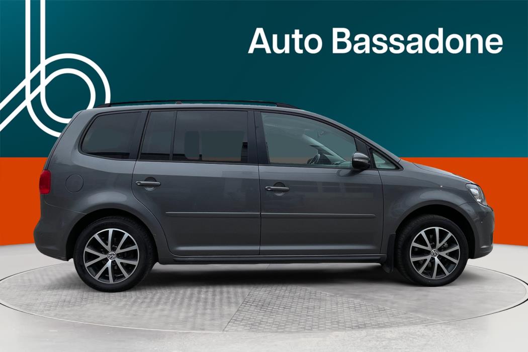 VOLKSWAGEN Touran 2014