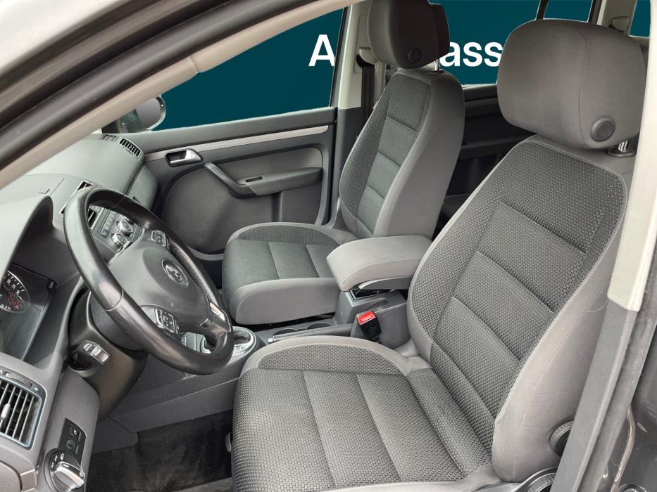 VOLKSWAGEN Touran 2014