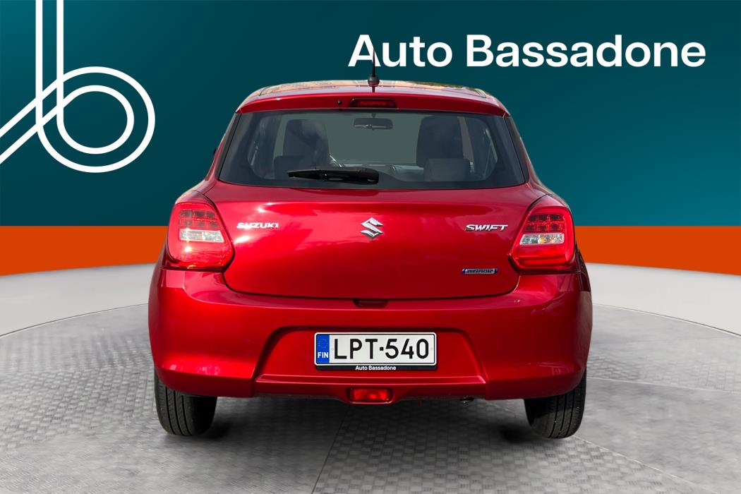 SUZUKI Swift 2021