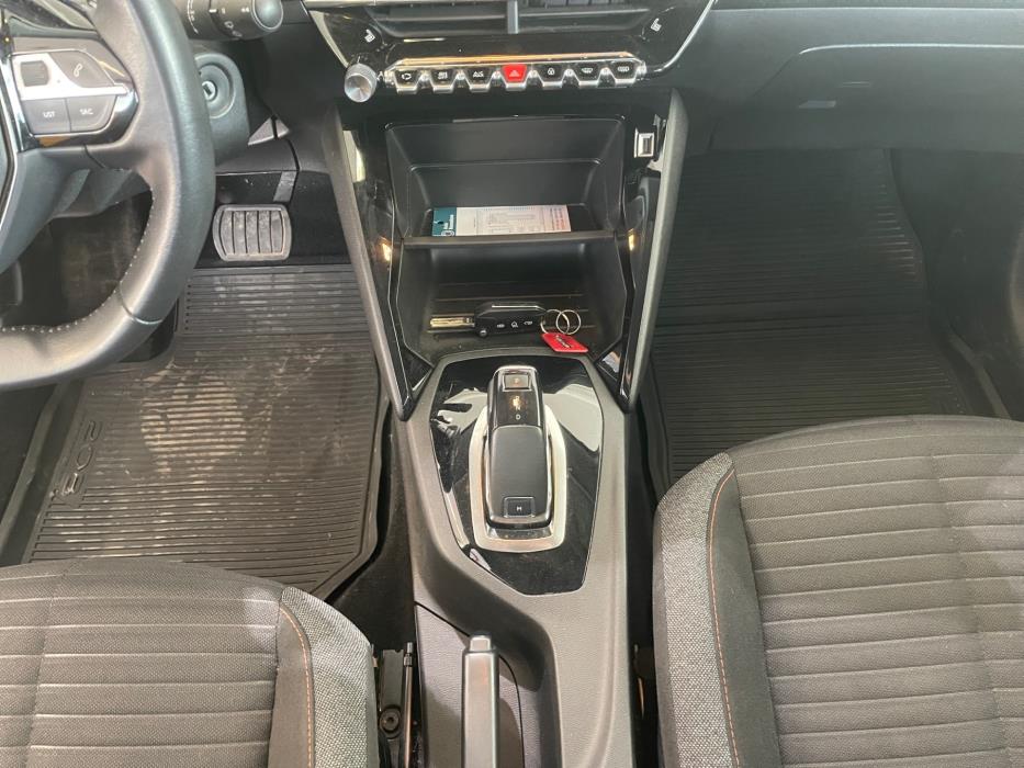 PEUGEOT 208 2020