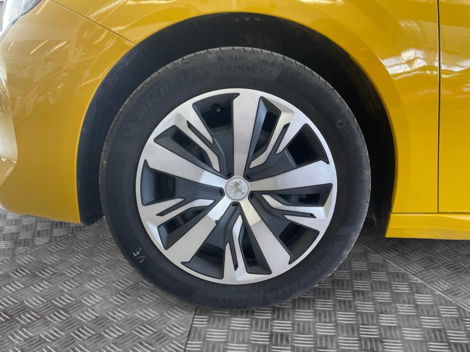 PEUGEOT 208 2020