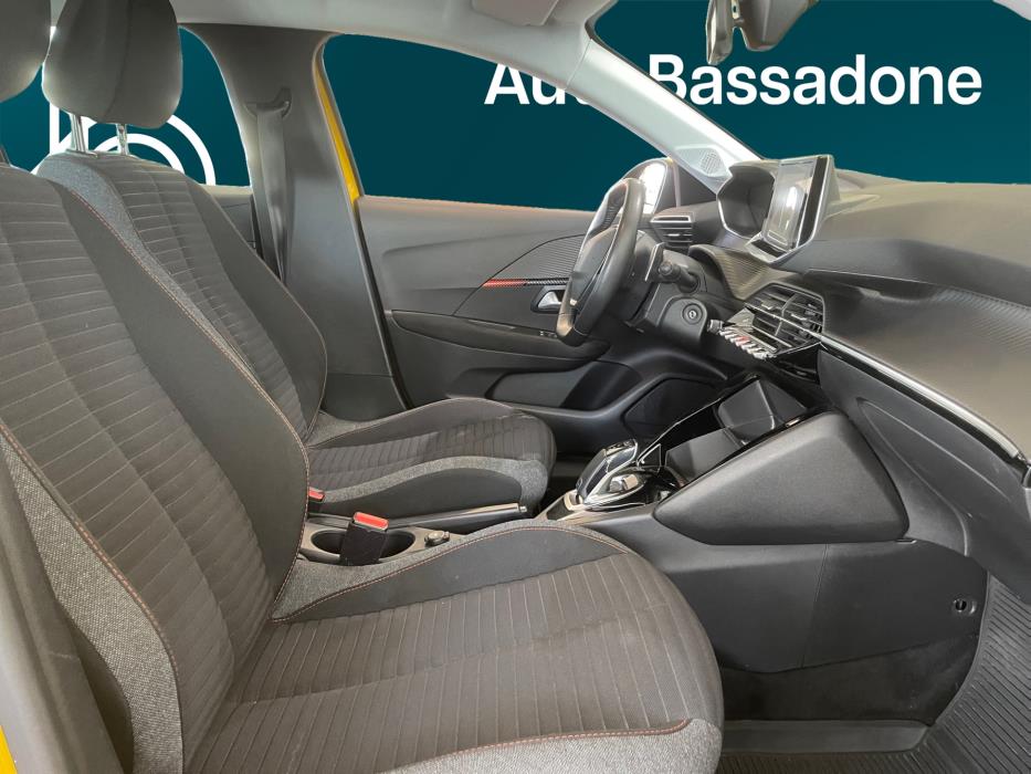 PEUGEOT 208 2020