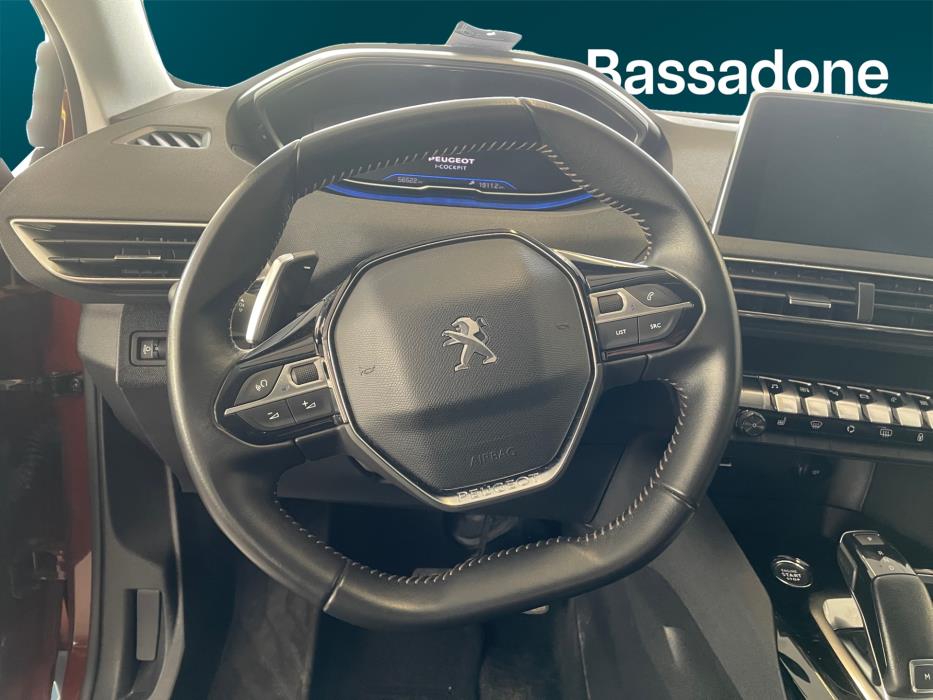 PEUGEOT 5008 2022
