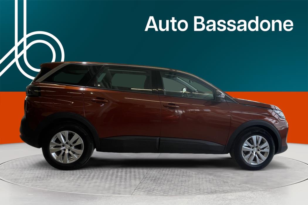 PEUGEOT 5008 2022