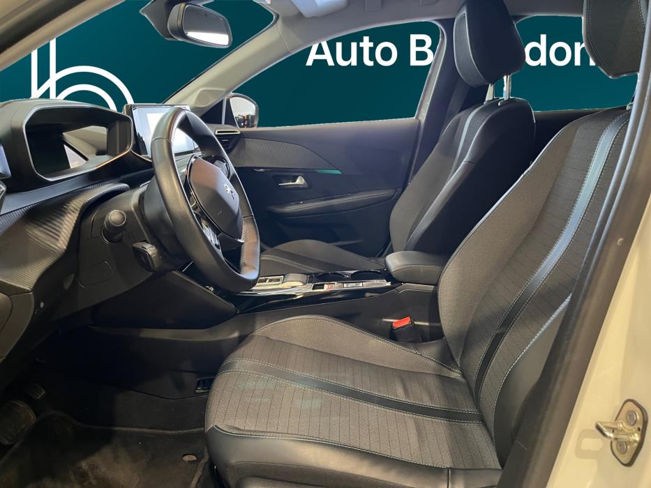 PEUGEOT e-208 2022