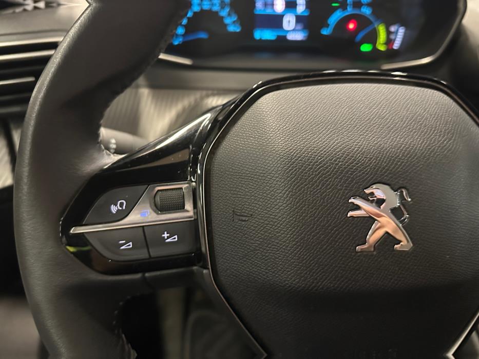 Peugeot e-2008 2023