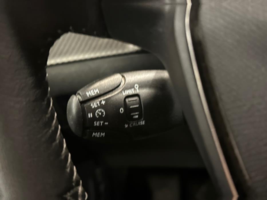 Peugeot e-2008 2023