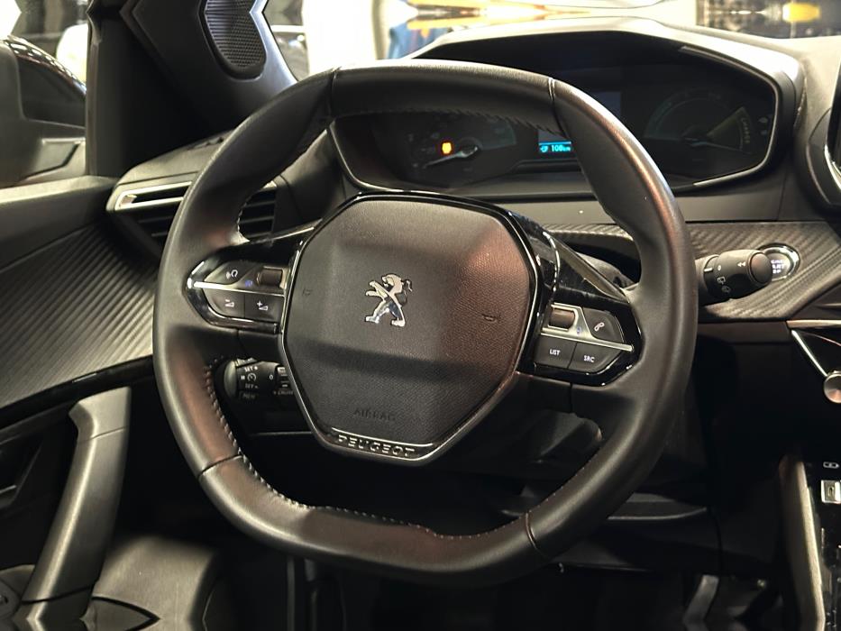 Peugeot e-2008 2023