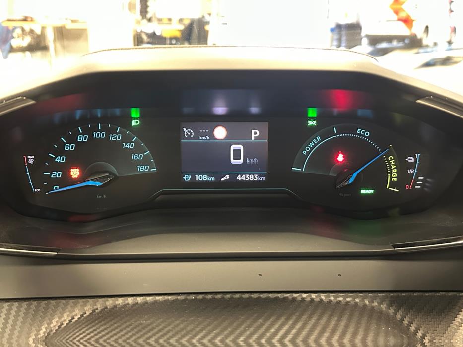 Peugeot e-2008 2023