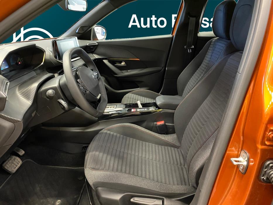 PEUGEOT e-2008 2023
