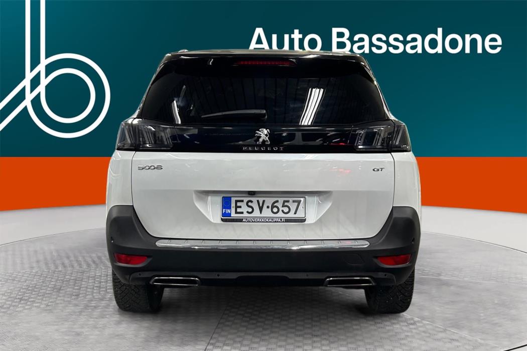 PEUGEOT 5008 2021