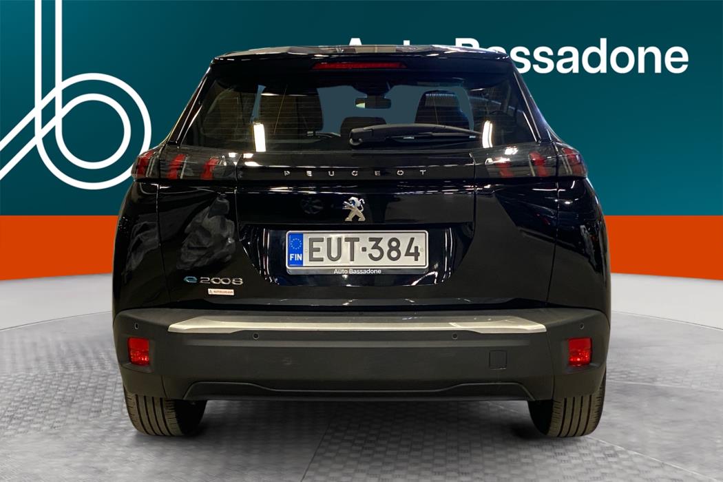 PEUGEOT e-2008 2023