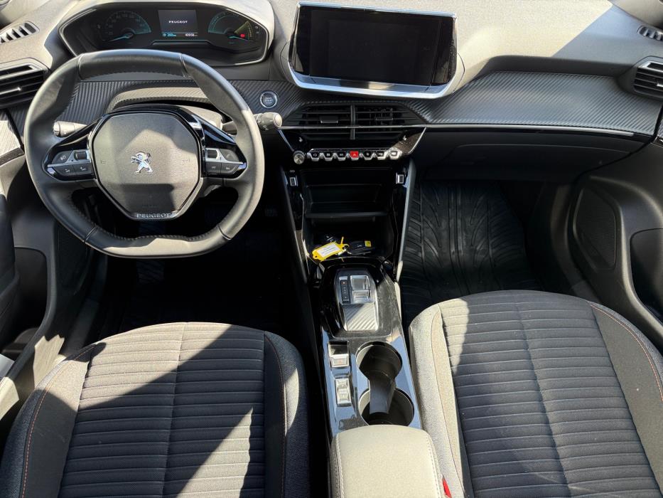 PEUGEOT e-2008 2023