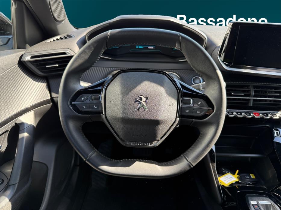 PEUGEOT e-2008 2023