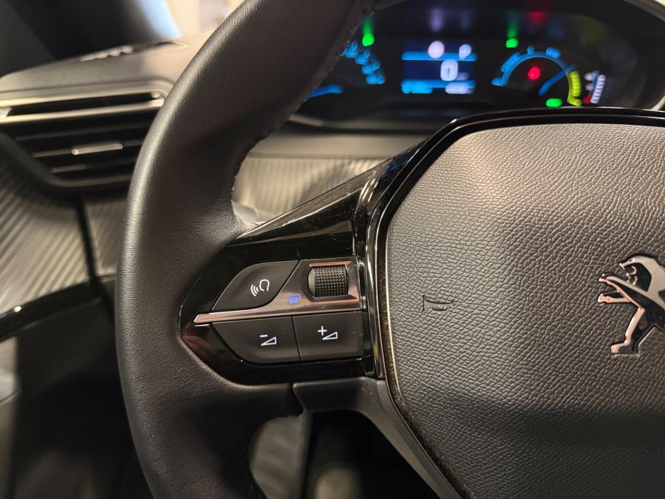 PEUGEOT e-2008 2023