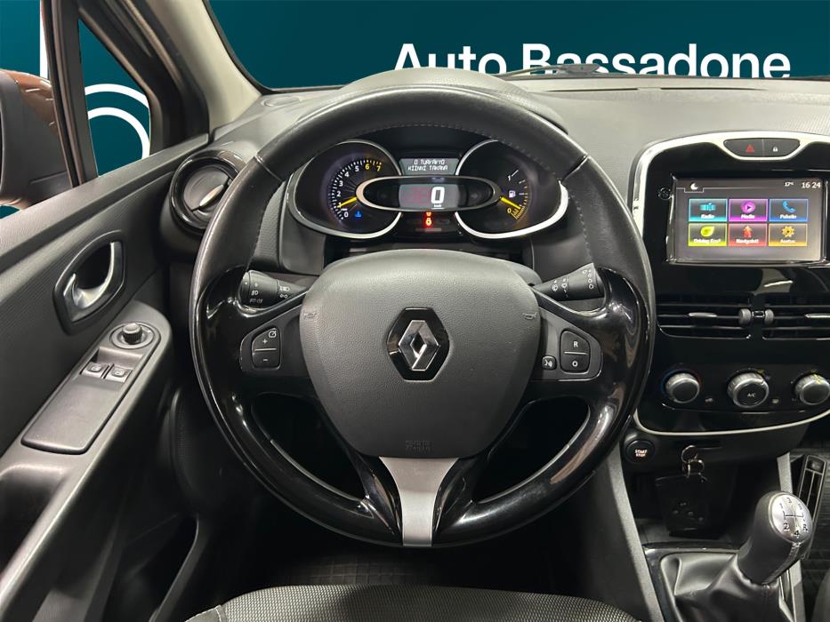 RENAULT Clio 2016