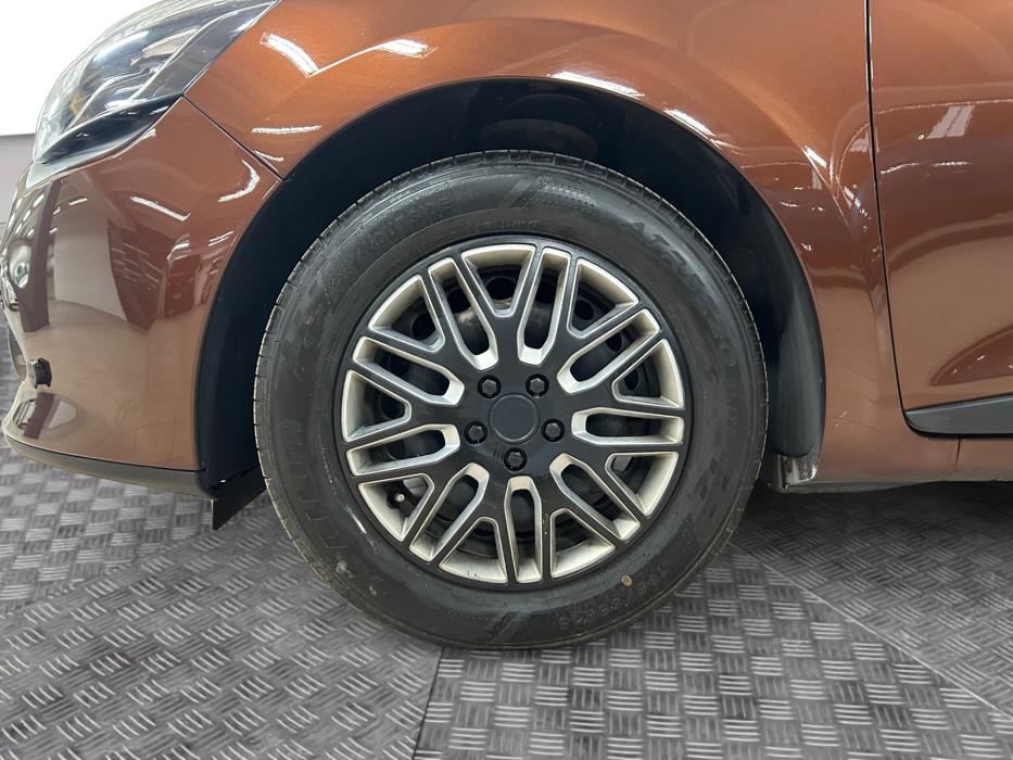 RENAULT Clio 2016