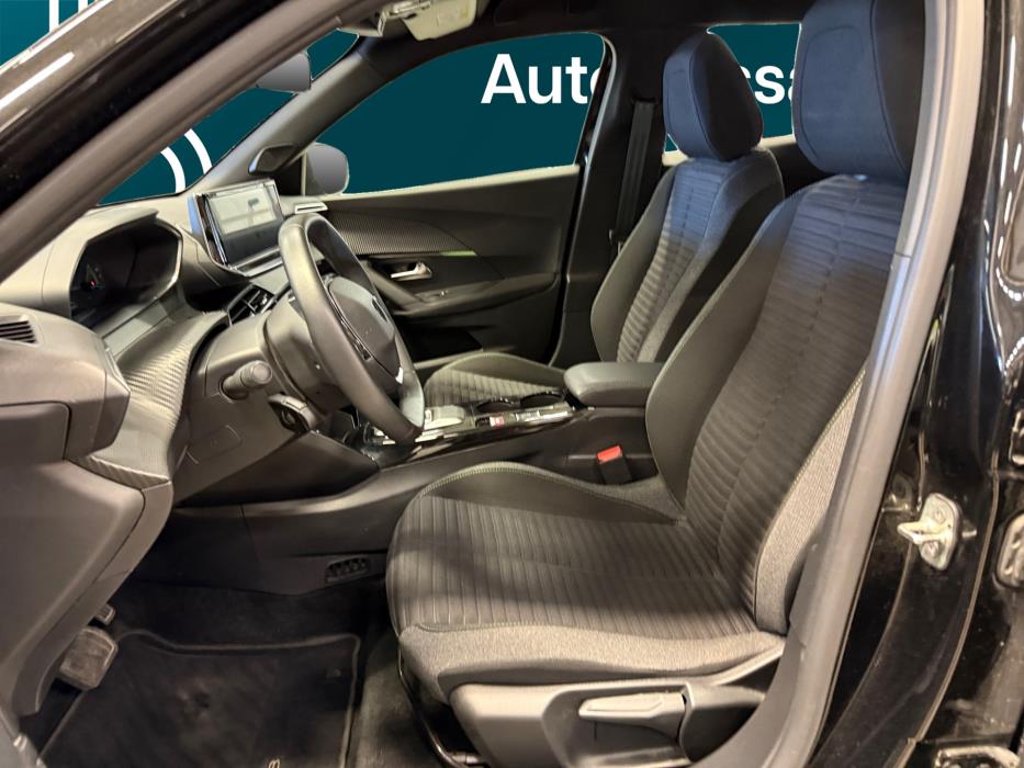 PEUGEOT e-2008 2023