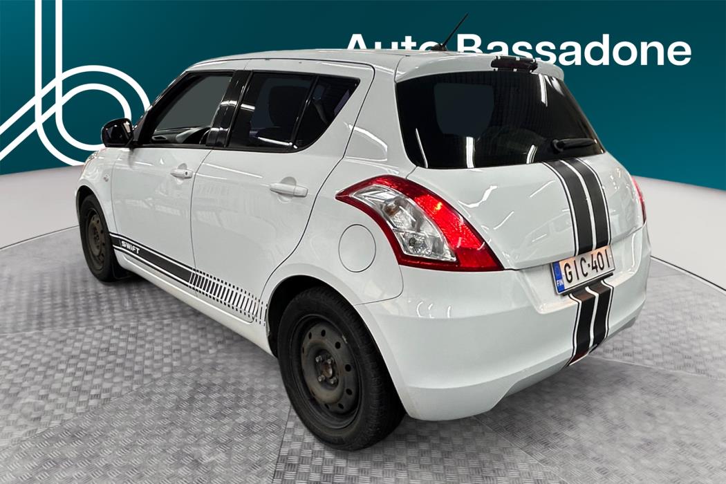SUZUKI Swift 2011