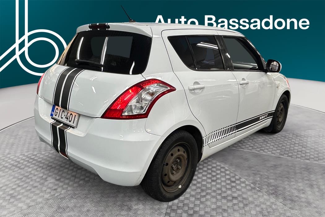SUZUKI Swift 2011