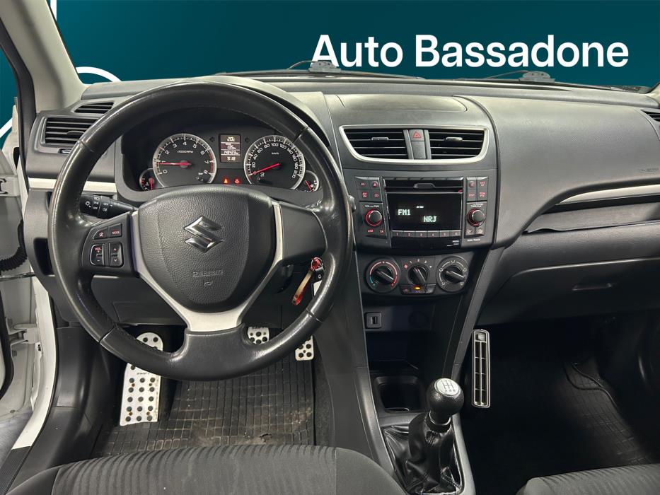 SUZUKI Swift 2011