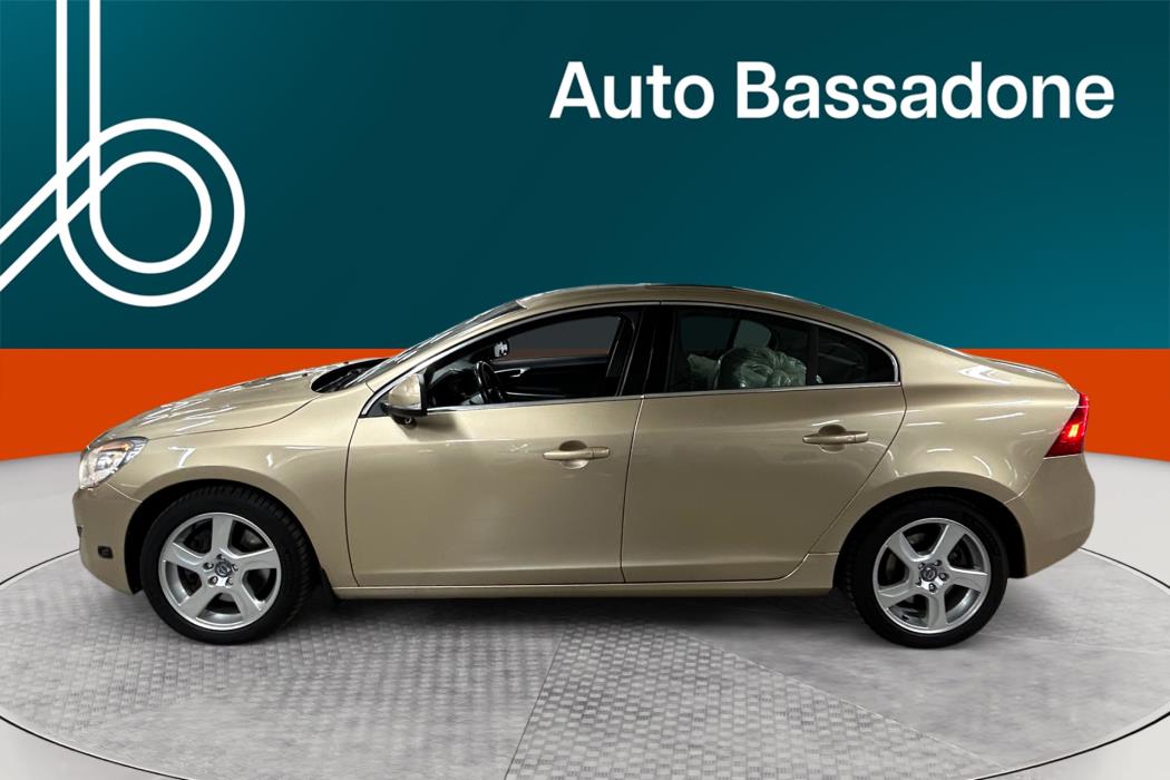 VOLVO S60 2012