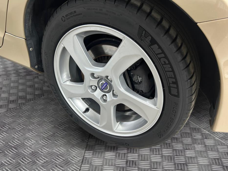 VOLVO S60 2012