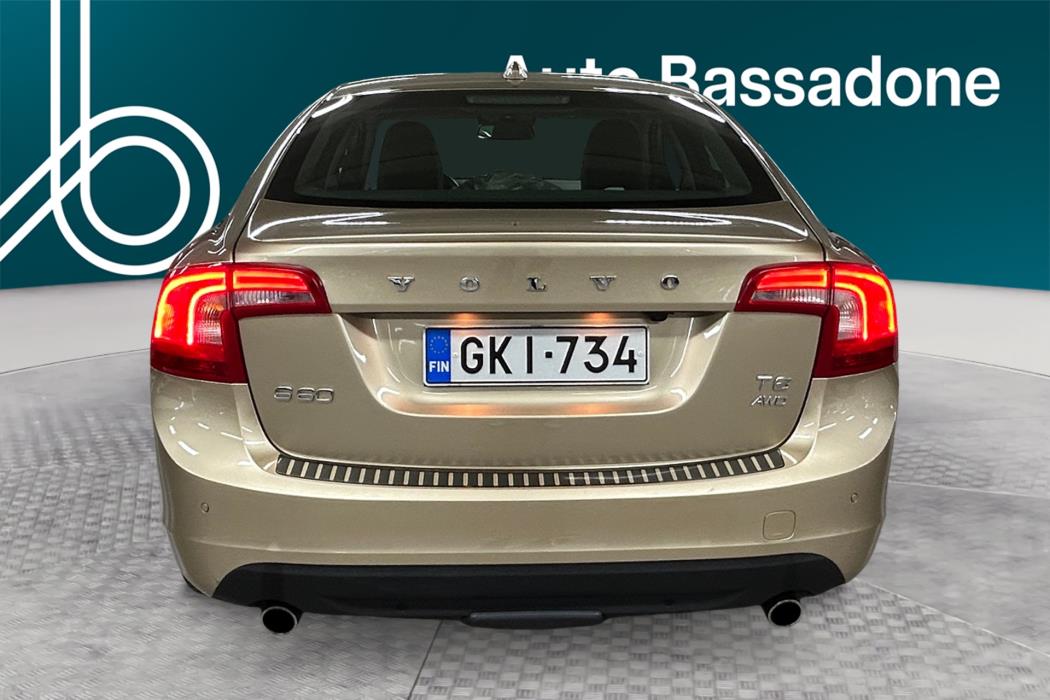 VOLVO S60 2012