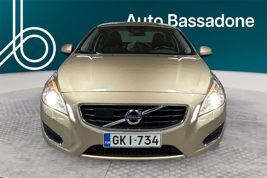 VOLVO S60 2012