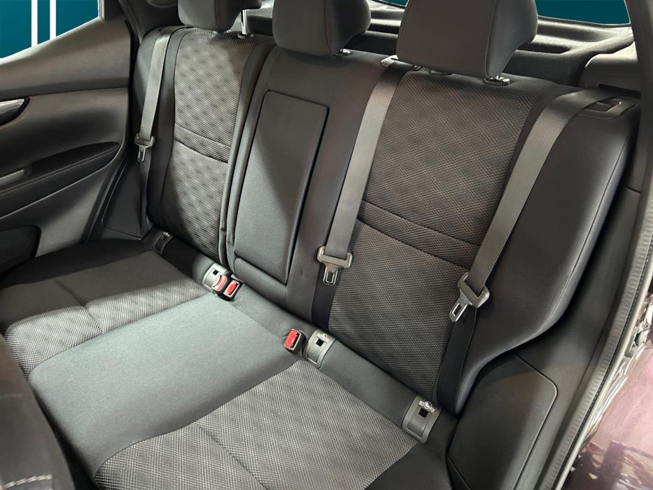 NISSAN Qashqai 2015