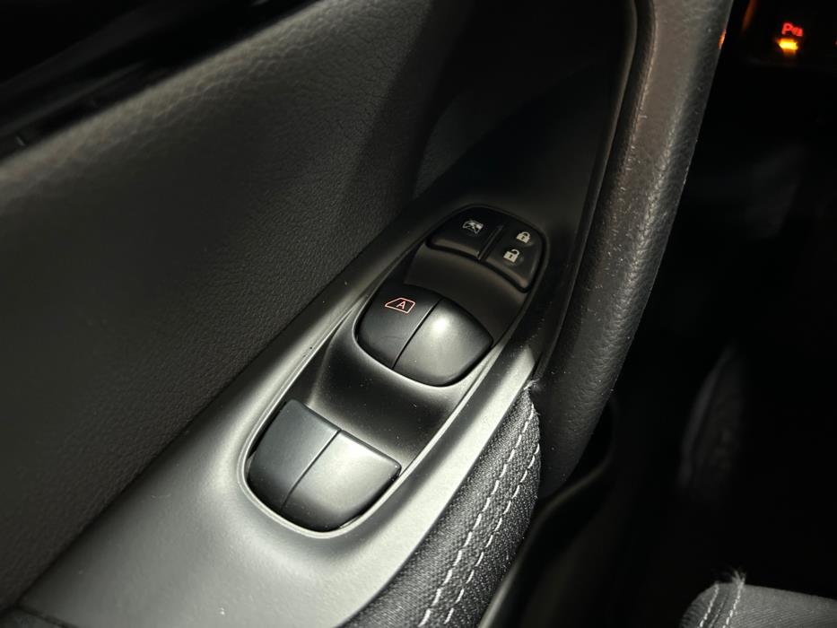 NISSAN Qashqai 2015