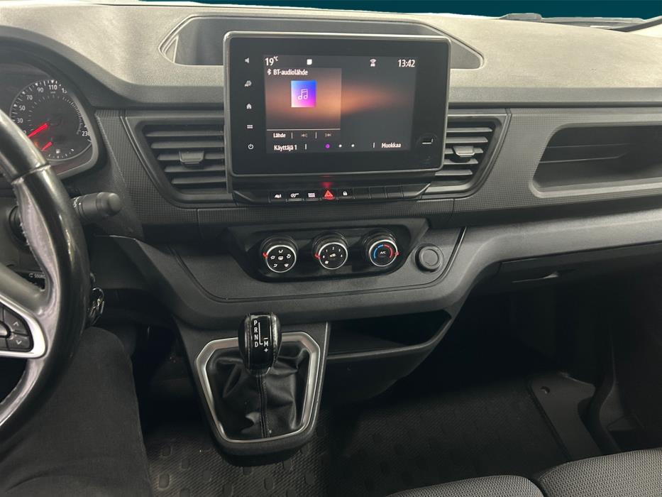 RENAULT Trafic 2022