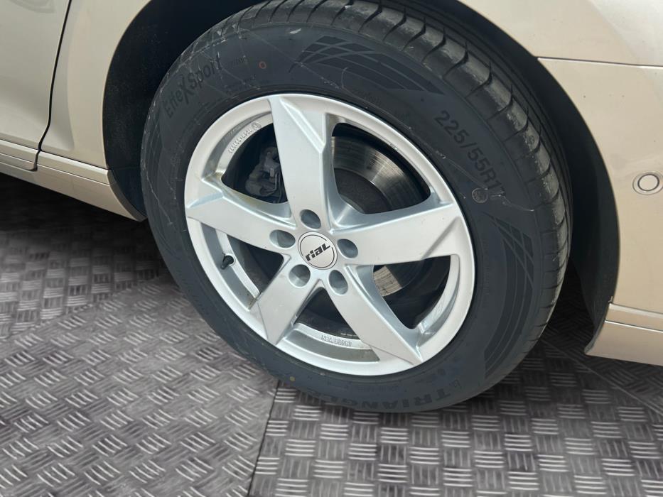 VOLKSWAGEN Passat 2016