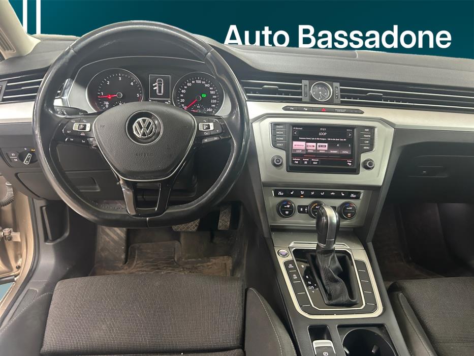 VOLKSWAGEN Passat 2016