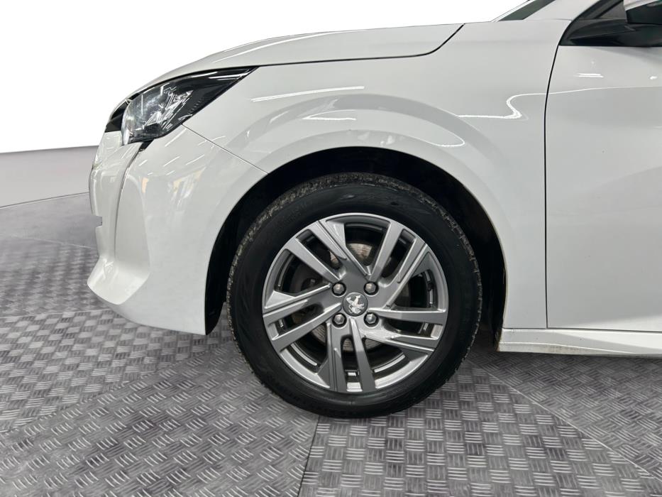 PEUGEOT 208 2021