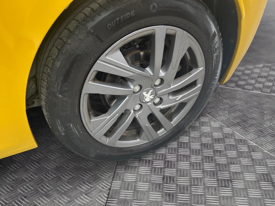PEUGEOT 208 2022