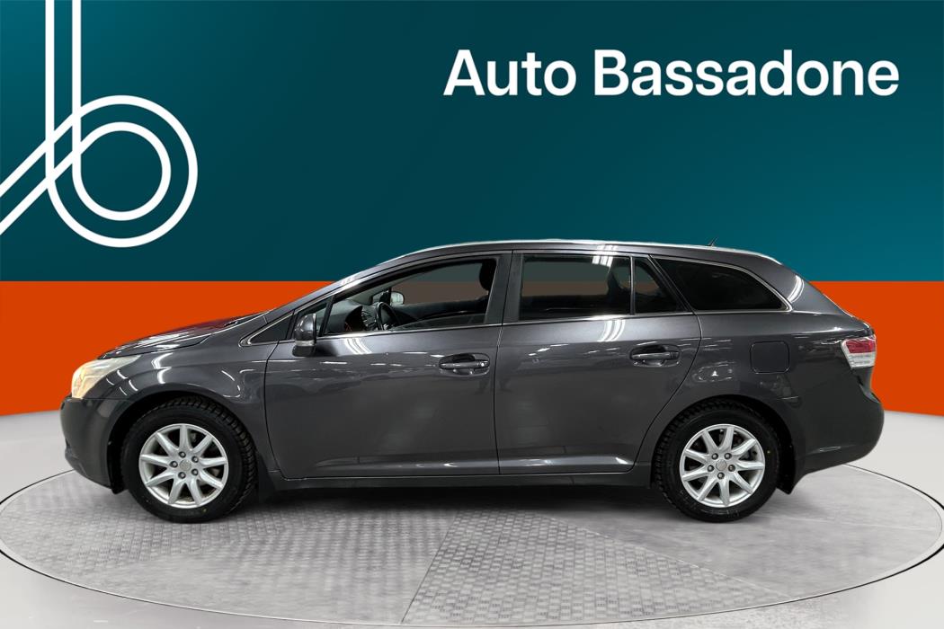 TOYOTA Avensis 2010