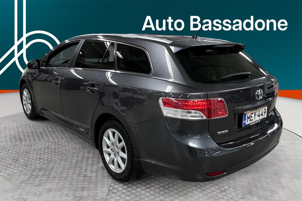 TOYOTA Avensis 2010