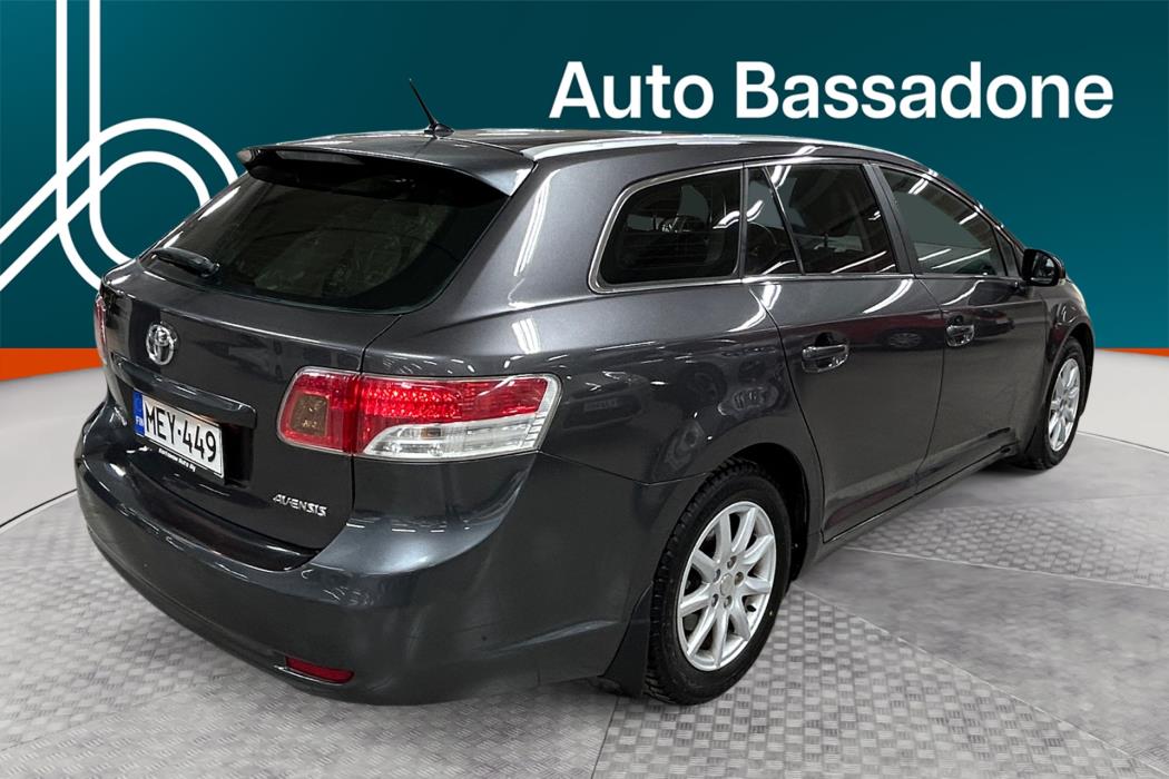 TOYOTA Avensis 2010