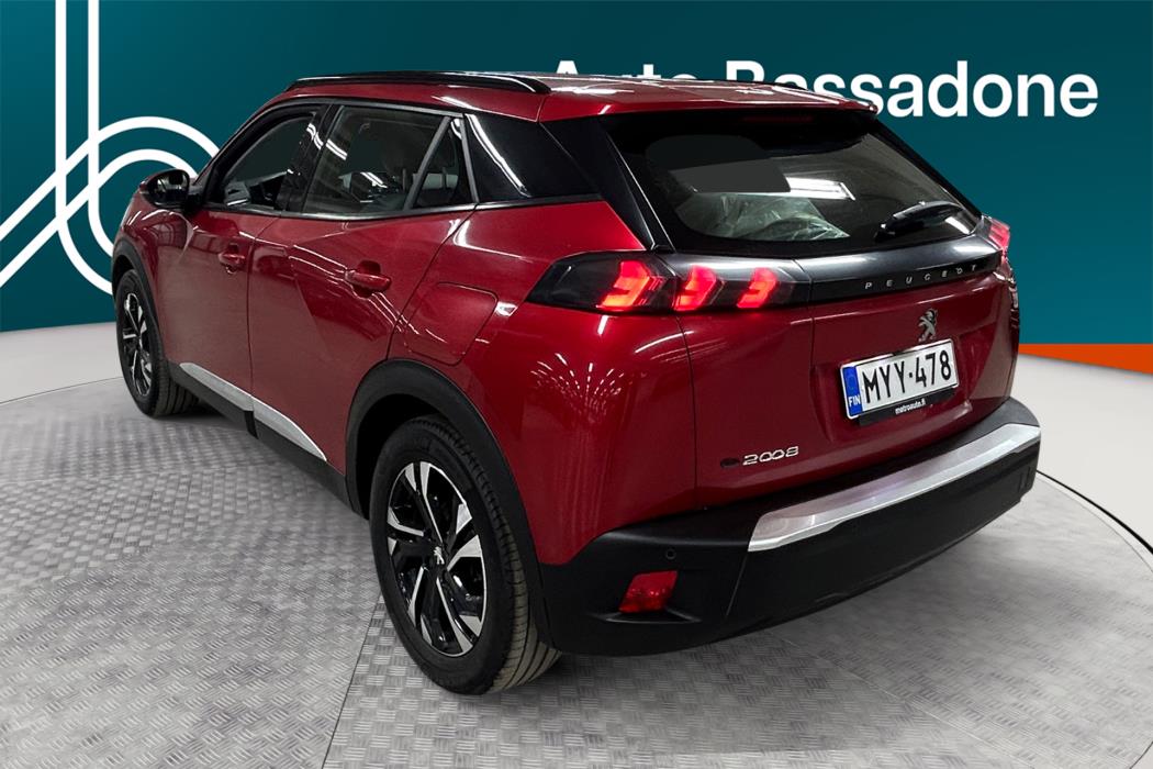 PEUGEOT e-2008 2021