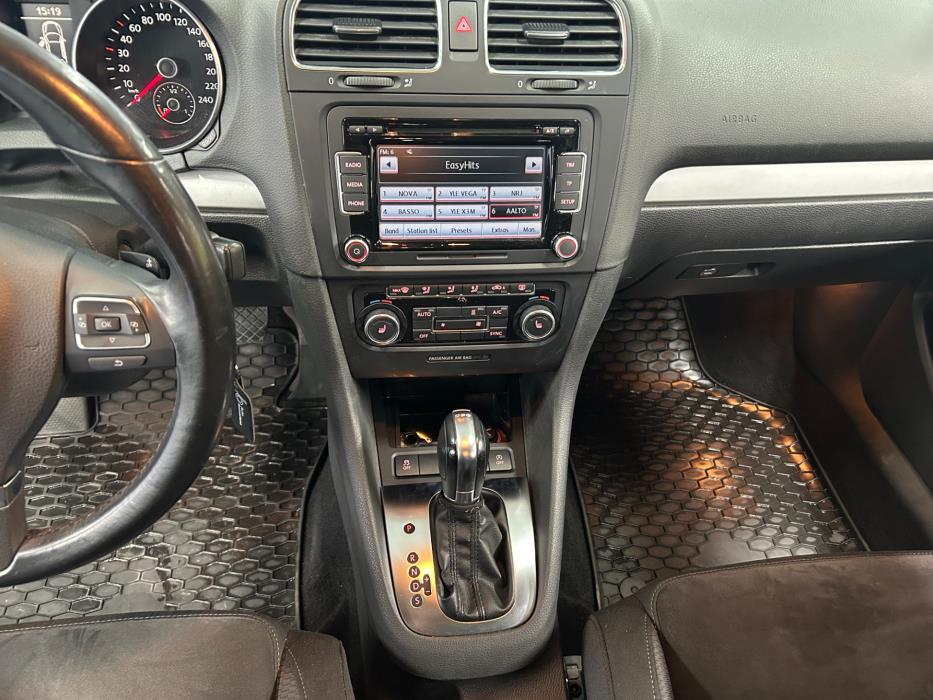 VOLKSWAGEN Golf 2012