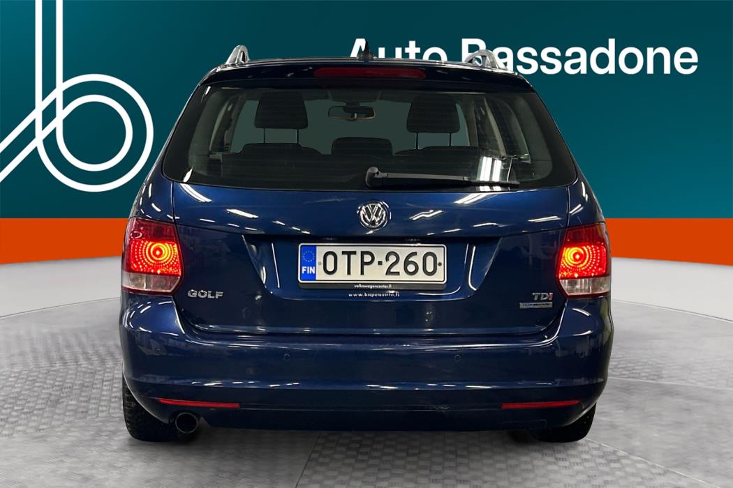 VOLKSWAGEN Golf 2012