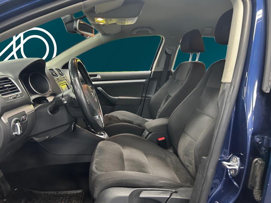 VOLKSWAGEN Golf 2012